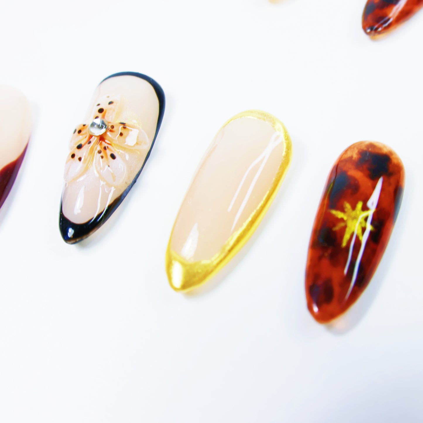 Amber Floral French Press-On Nails – Elegant Gold Edge Nail Set with Rhinestones and 3D Flower Design