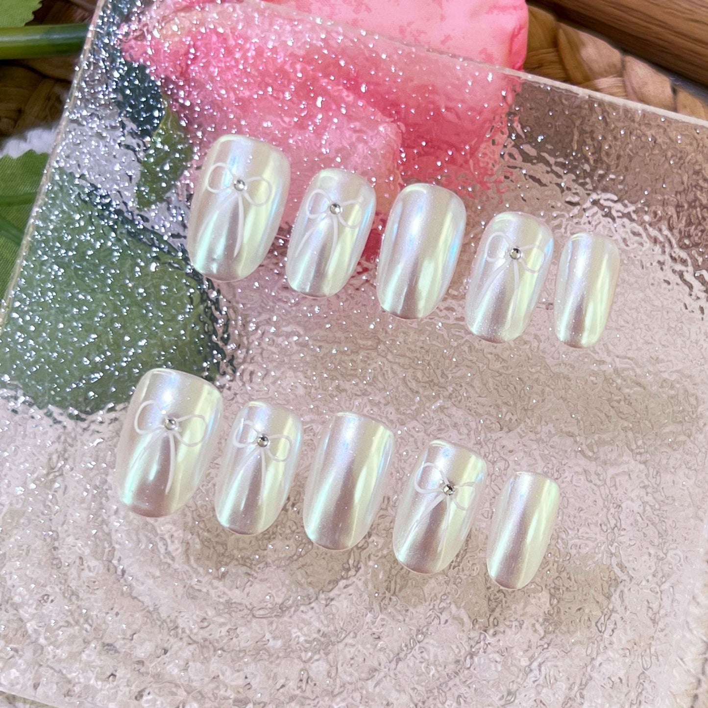 Clean Girl Iridescent Glazed Press-On Nails: The Pearl Bow Set
