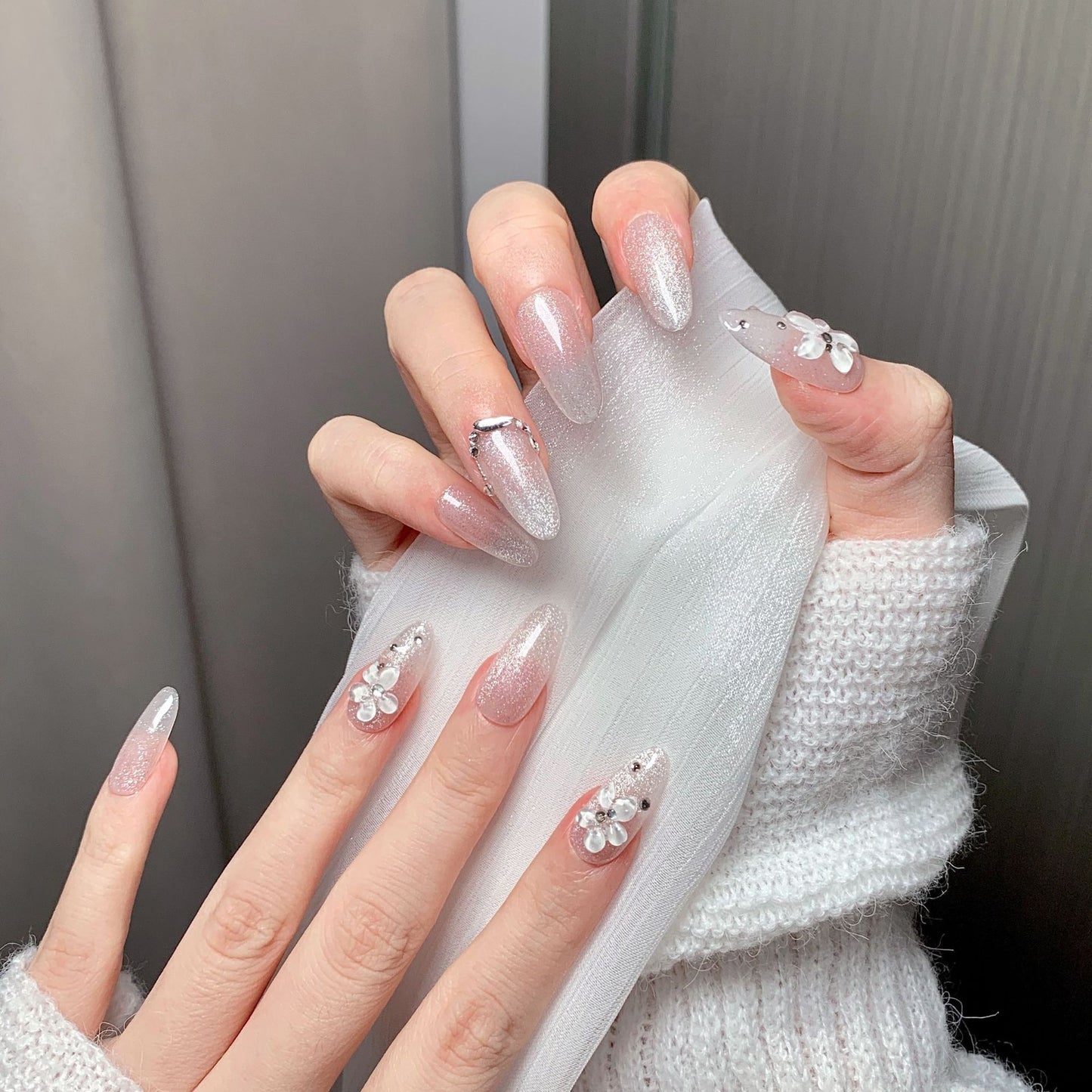 Clean Girl Iridescent Pearl Press-On Nails: The Glam Glitter Set