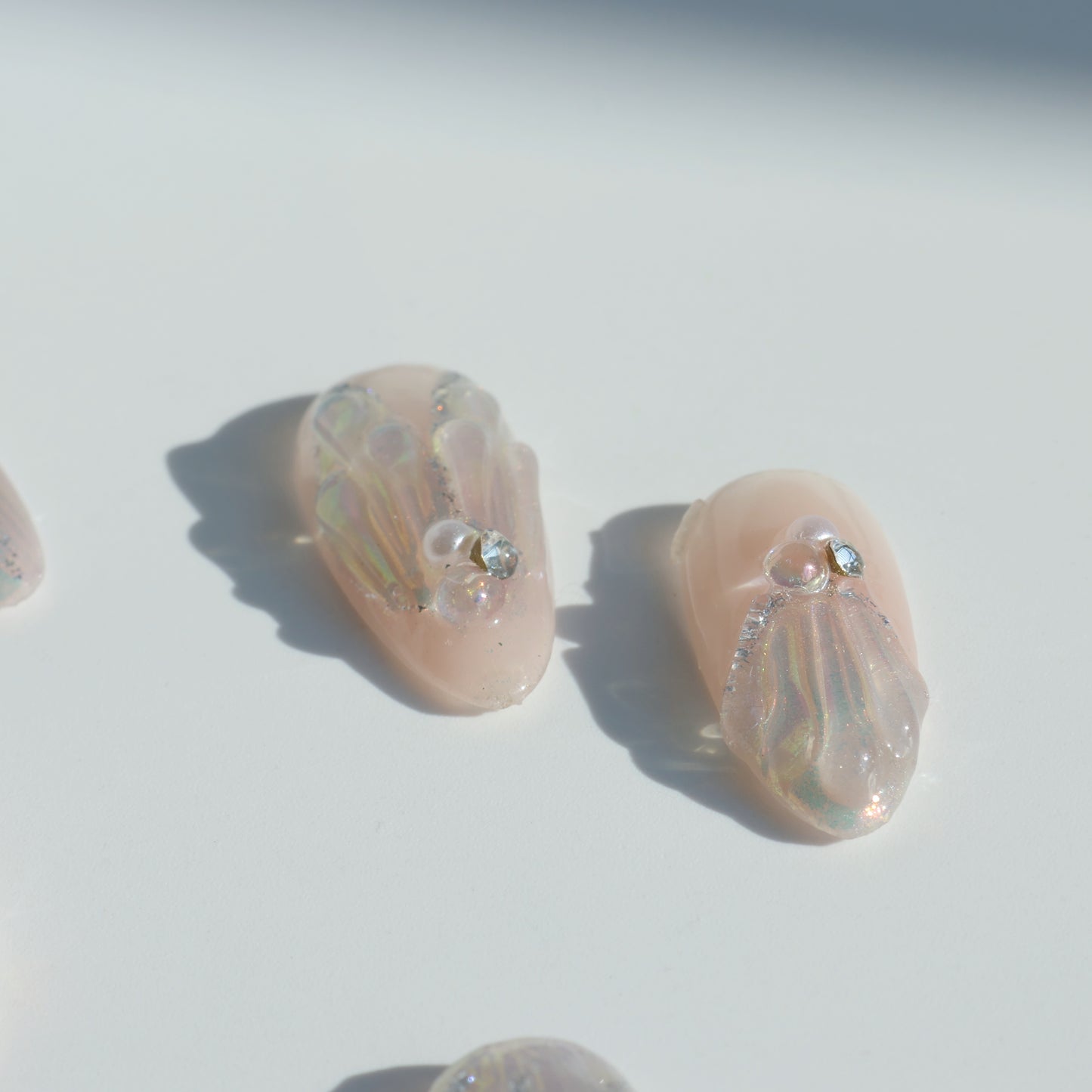 Aurora Shell Pearl Press-On Nails