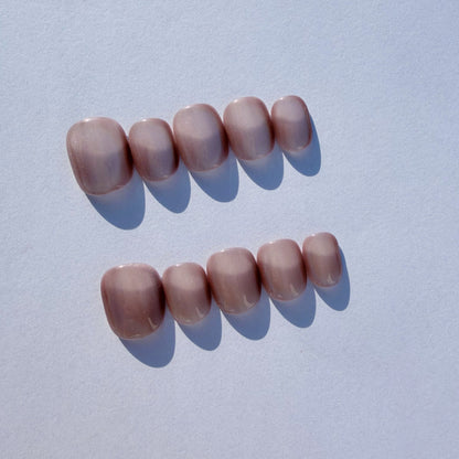 Luxury Press-On Nails | Pink Cat Eye Magnetic Polish | Reusable, Short Oval/Round Shape