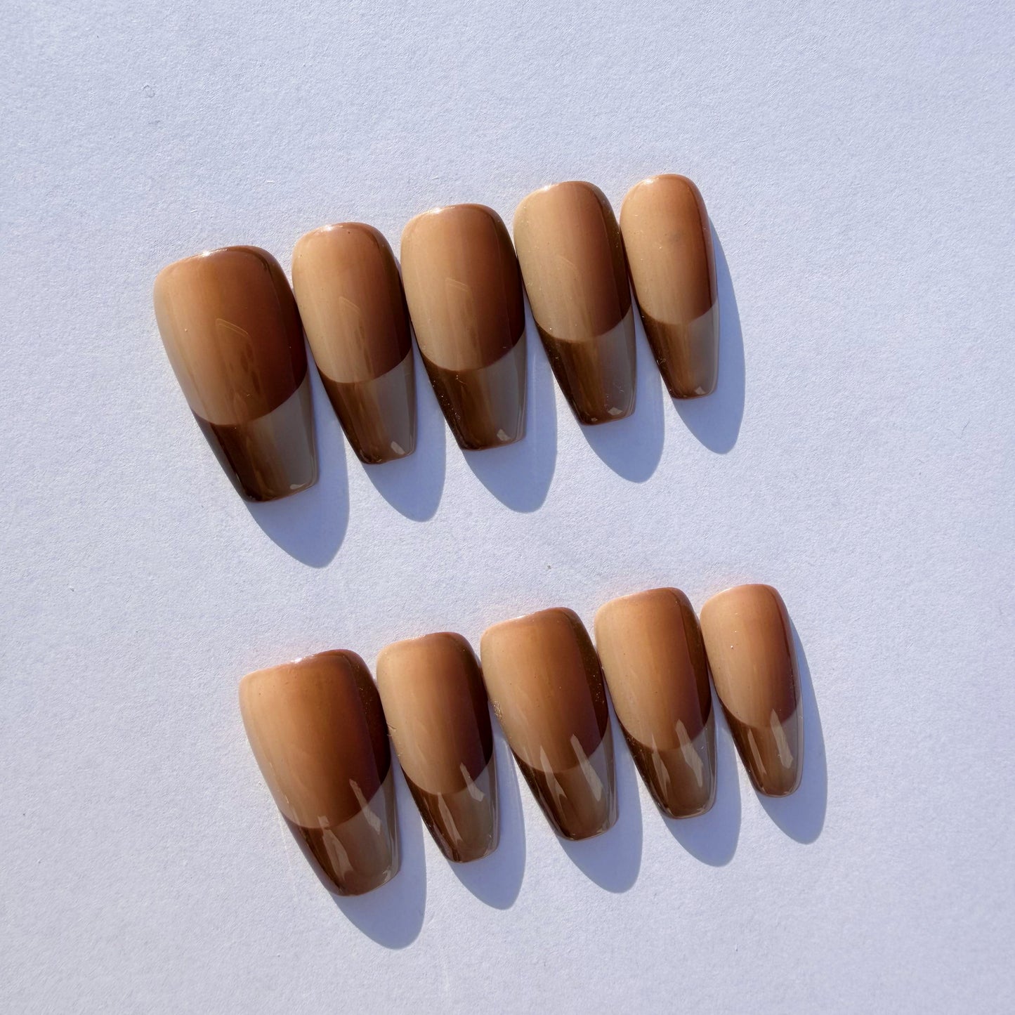 Chic Two-Tone Brown Press-On Nails – Glossy Neutral Short Square | Modern Manicure Set