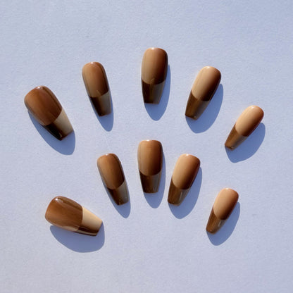 Chic Two-Tone Brown Press-On Nails – Glossy Neutral Short Square | Modern Manicure Set