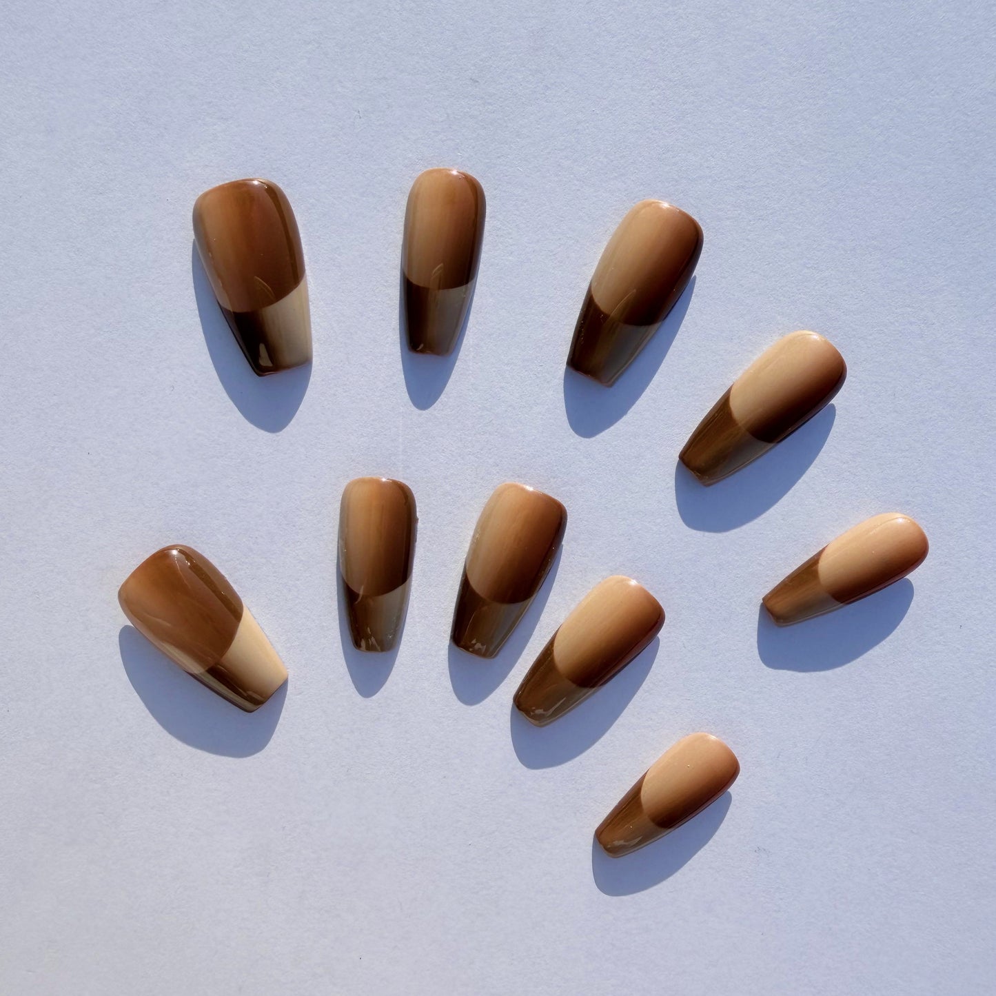 Chic Two-Tone Brown Press-On Nails – Glossy Neutral Short Square | Modern Manicure Set