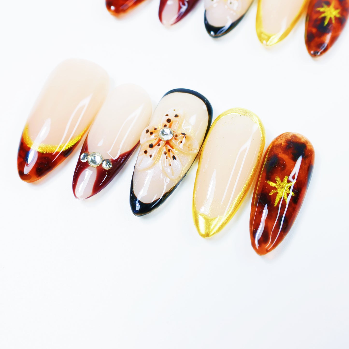 Amber Floral French Press-On Nails – Elegant Gold Edge Nail Set with Rhinestones and 3D Flower Design