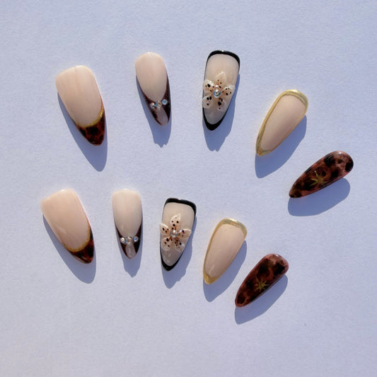 Amber Floral French Press-On Nails – Elegant Gold Edge Nail Set with Rhinestones and 3D Flower Design