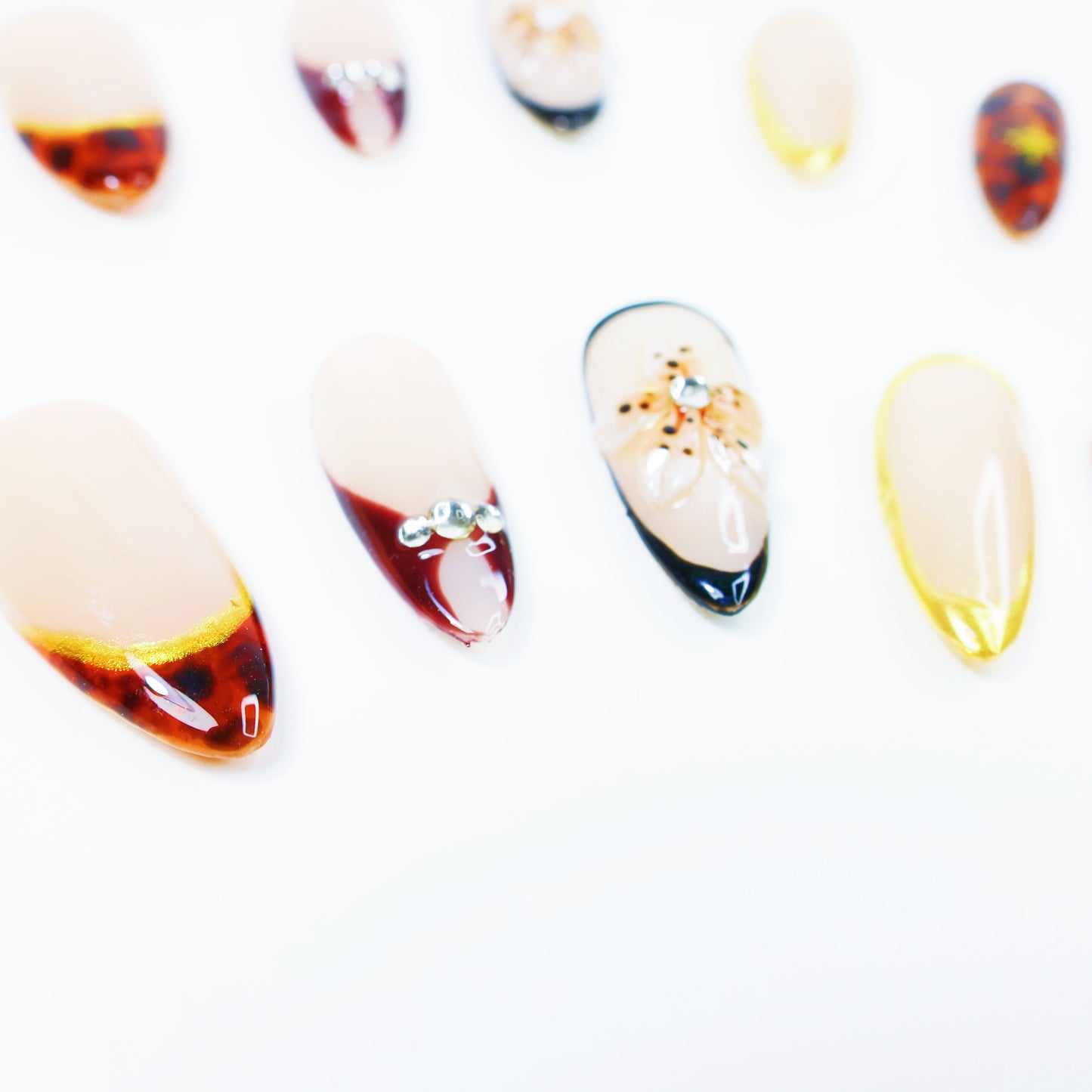 Amber Floral French Press-On Nails – Elegant Gold Edge Nail Set with Rhinestones and 3D Flower Design